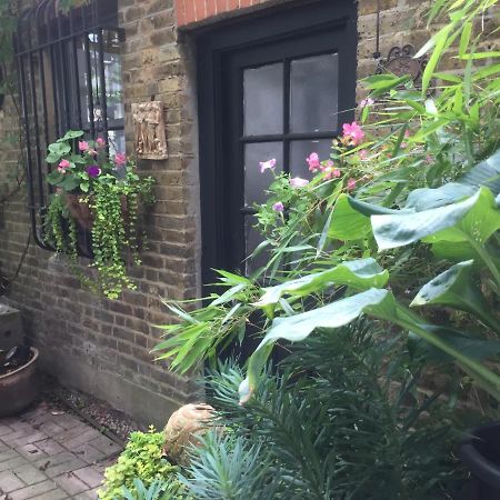 The Coach House Apartment บรอมลีย์ ภายนอก รูปภาพ